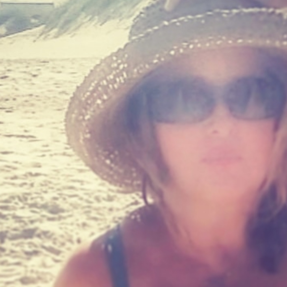 Meet your Posher, Roya